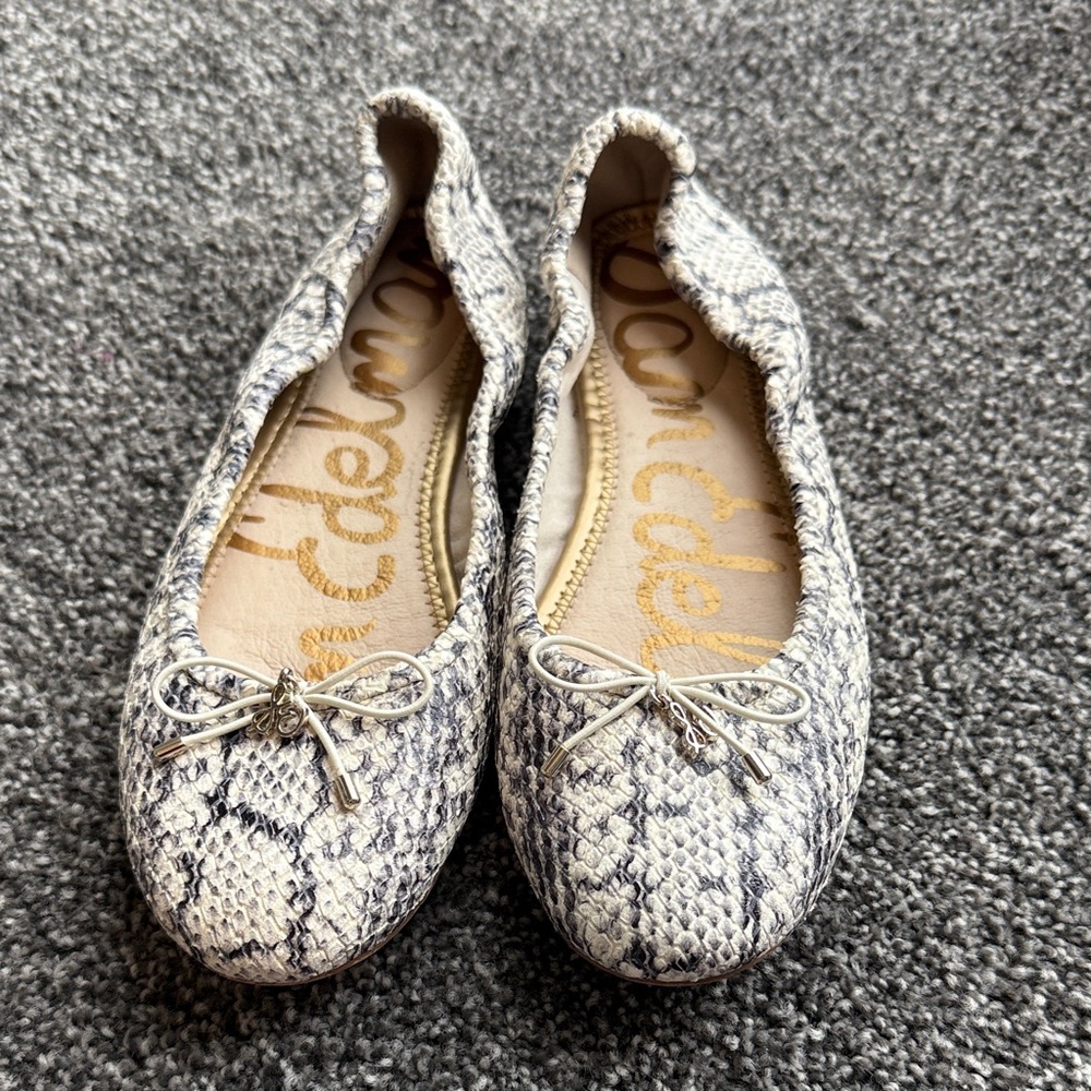 Sam Edelman Snakeskin-Texture Ballet Flats in Gray and Cream